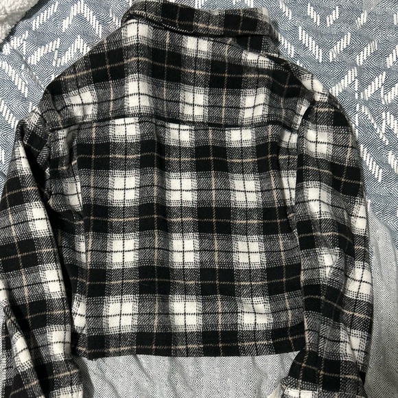 Love tree cropped shacket - Picture 4 of 5